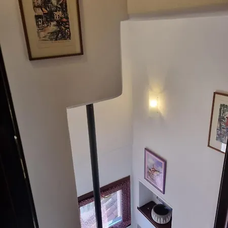 Hébergement de vacances Le Chateau Rose' *