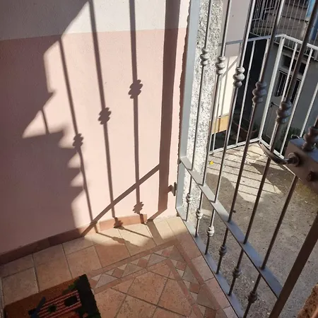 Hébergement de vacances Le Chateau Rose' *