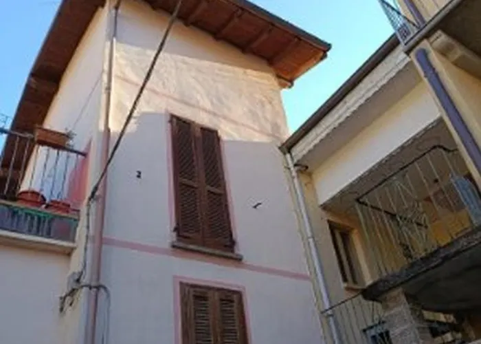 Le Chateau Rose' 펜션 Vignone