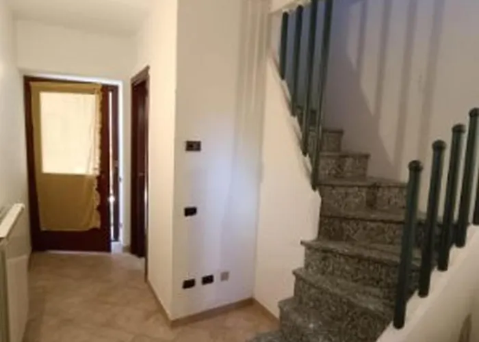 Le Chateau Rose' 펜션 Vignone