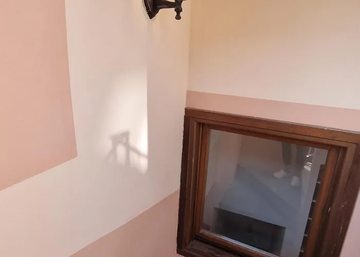 Le Chateau Rose' 펜션 Vignone