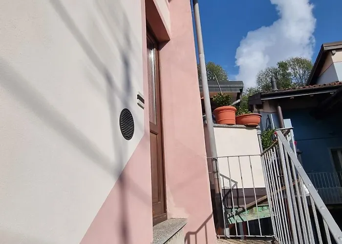 Le Chateau Rose' 펜션 Vignone